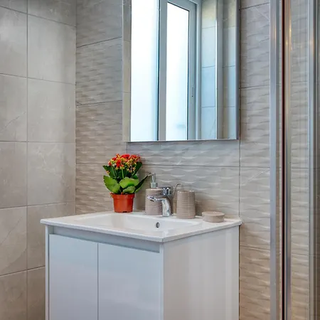 St Venera Penthouse 2 Balconies Big Screen Tv * Santa Vennera