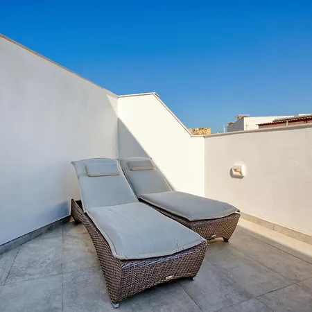 Апартаменты St Venera Penthouse 2 Balconies Big Screen Tv