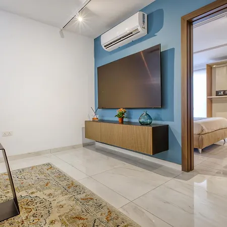 St Venera Penthouse 2 Balconies Big Screen Tv Santa Vennera