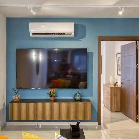 St Venera Penthouse 2 Balconies Big Screen Tv * Santa Vennera